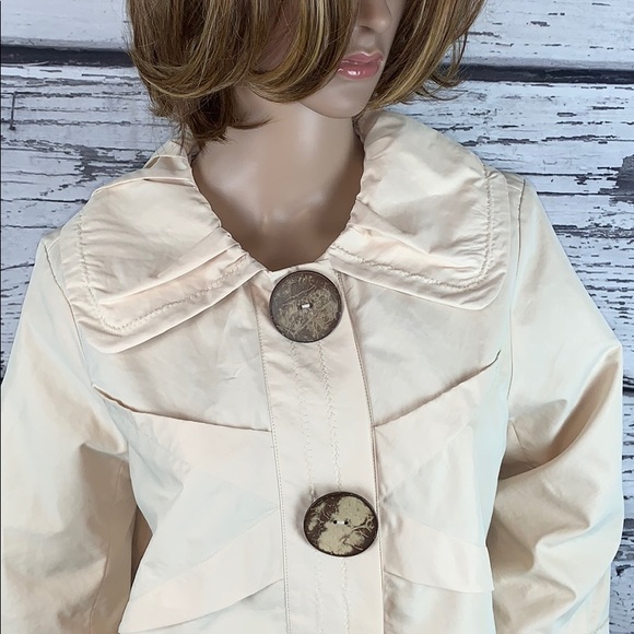 Luii Cropped Jacket with Oversized Buttons - XL - Picture 3 of 9
